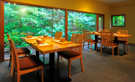 ご予約・お問い合わせ